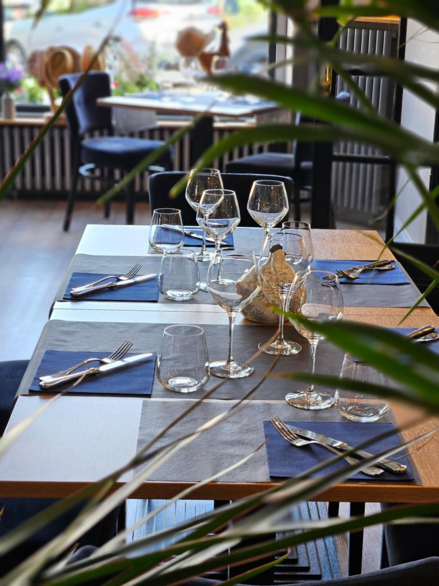 Logis Loire Hotel - Les Cocottes Restaurant Les Rosiers 外观 照片